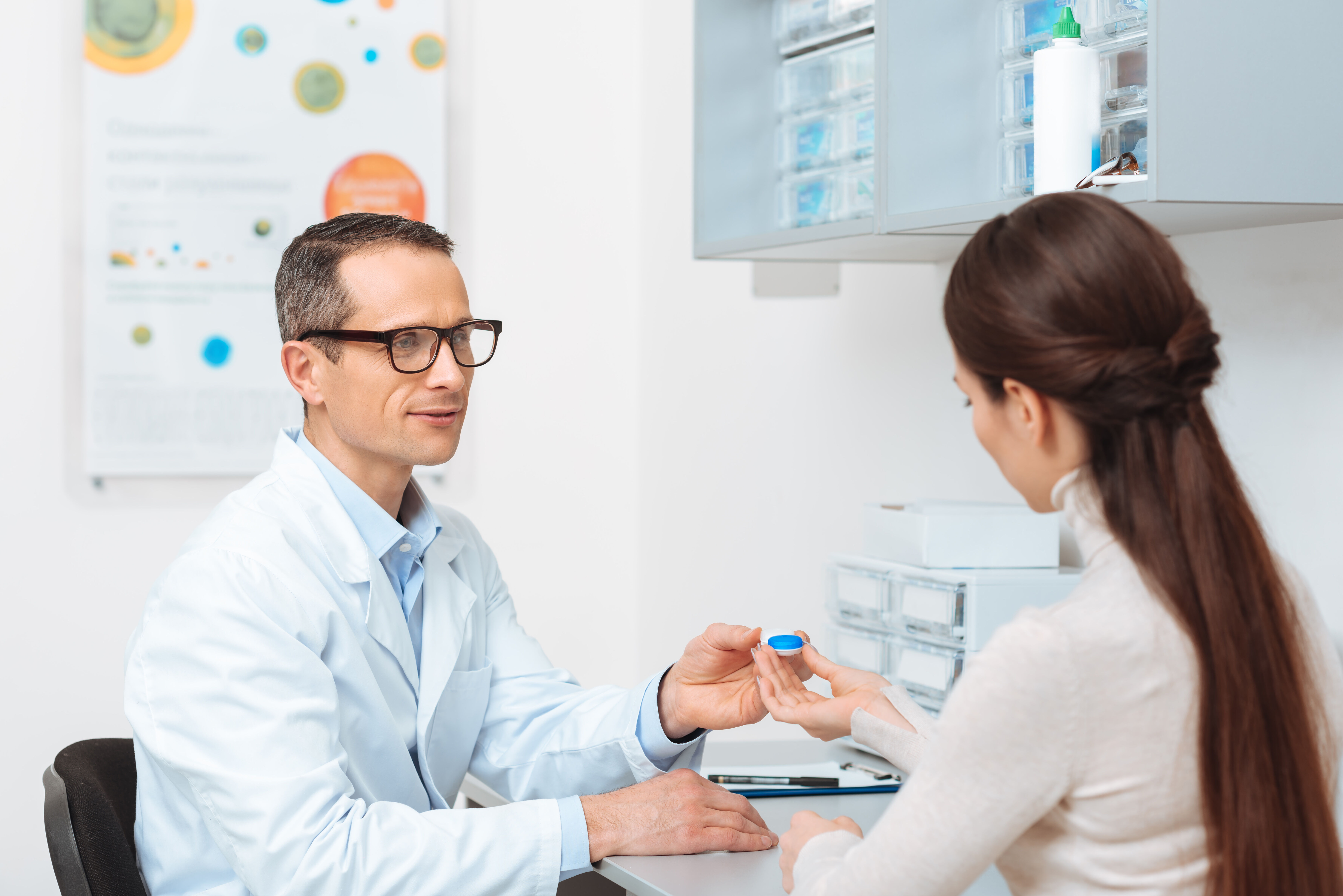 A woman at the ophthalmologist