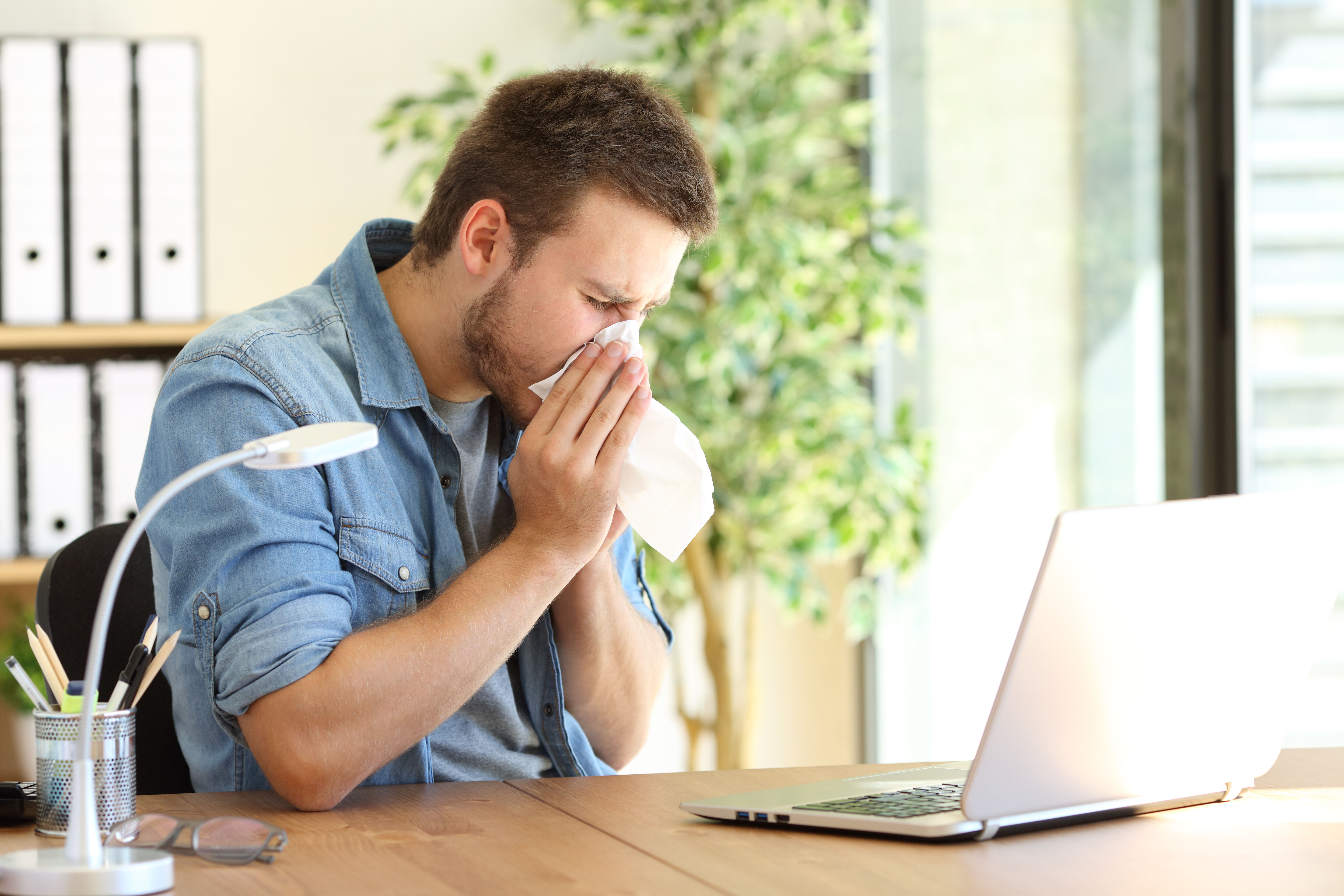 Is allergy contagious? 